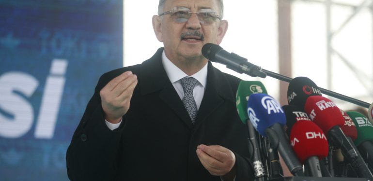 Özhaseki: Yalanlarla devam eden sanal dünyada kendilerini kahraman gibi gösterme yiğitliğini devam ettiriyorlar