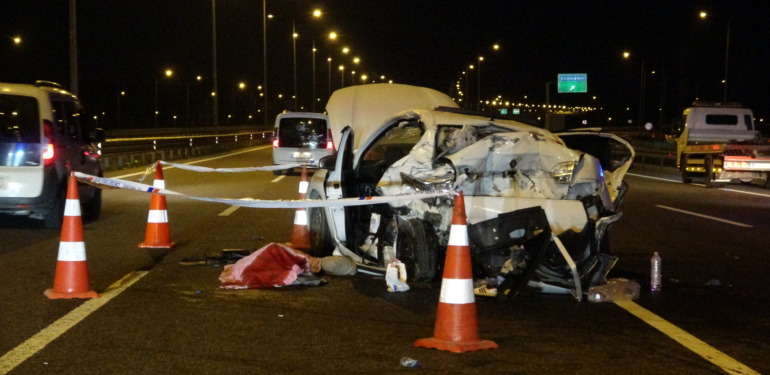 Kuzey Marmara Otoyolu'nda kaza: 2 ölü, 4 yaralı  (2)