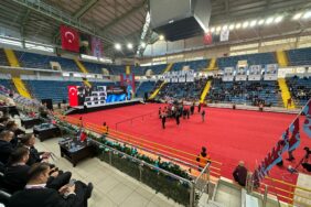 Trabzonspor'da Başkan Ertuğrul Doğan ve yönetim kurulu, mali ve idari yönden ibra edildi