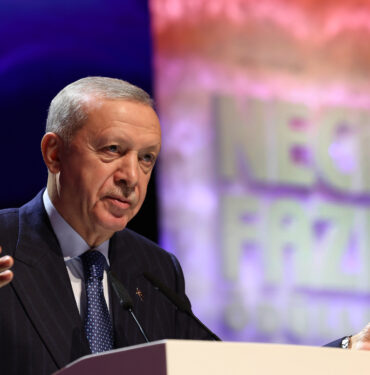 Cumhurbaşkanı Erdoğan: Bugünkü klavye kahramanlarının Büyük Doğu hedefini anlaması zordur