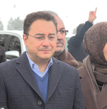 Kartalkaya'da yanan otelin çevresinde güvenlik çemberi