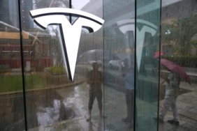 TESLA32423423424