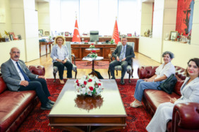 CHP GENEL BAŞKANI ÖZGÜR ÖZEL, KESK HEYETİNİ KABUL ETTİ