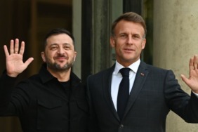 macron32424234