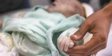 gazzede-12-gunluk-bebek-soguktan-hayatini-kaybetti