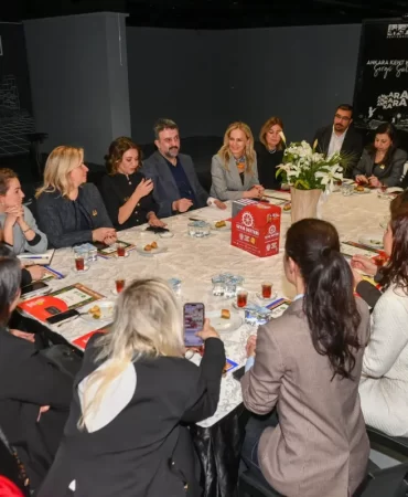 akk-baskani-halil-ibrahim-yilmaz-gifed-ve-kadin-girisimcileri-kabul-etti-1771232914