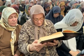 aksarayda-ramazan-ayinda-kadinlara-ozel-manevi-birliktelik-2-bin-kadin-mukabelelere-katildi-1772028419