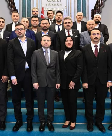 bakan-gurlekten-aksaraya-ozel-mesaj-1772011315