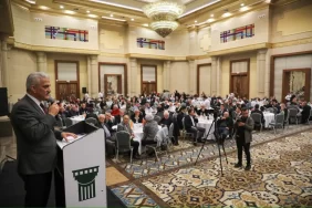 istanbul-duzceliler-dernegi-iftar-programina-yogun-katilim-1771936206