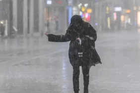 meteorolojiden-39-il-icin-kuvvetli-yagis-ve-firtina-uyarisi-1771312889 (1)