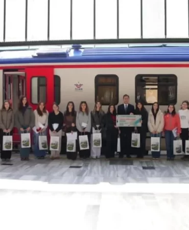 turistik-dogu-ekspresi-yolculari-tarihi-ankara-garindan-ugurlandi-1771937648