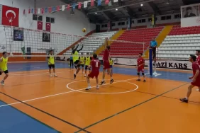 yurt-lig-voleybol-final-musabakalari-nefes-kesti-1771934644