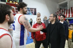 agri-genclik-spor-dolu-dizgin-potada-farkli-galibiyet-1774957753