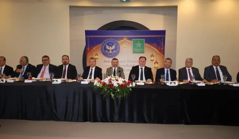 akdeniz-karpaz-universitesinden-geleneksel-iftar-bulusmasi-1773311175