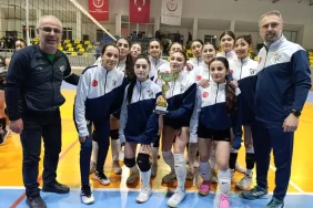 artvinde-genc-kizlar-voleybol-sampiyonu-artvinspor-1772613033