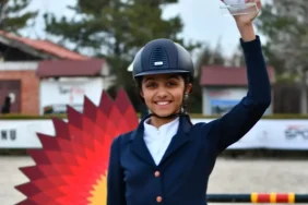 aybu-binicilik-takimi-sezona-kupayla-merhaba-dedi-e11d7489-3692-4b35-9202-4d91cd894d0d