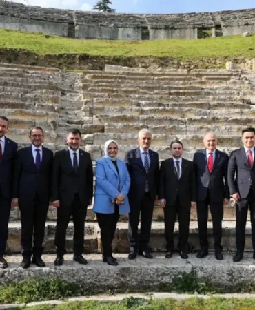 bakan-gurleke-duzce-ziyaretinde-belediye-baskani-ozlu-tarafindan-konuralp-gezdirildi-her-vatandasimiz-konuralpi-gormeli-dedi-1774786291