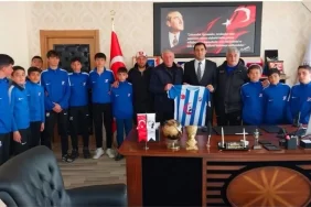 baskan-baris-koctan-sampiyon-u14-futbol-takimina-tebrik-1772799210