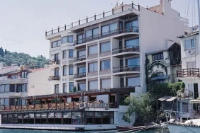 bebekteki-otel-sorusturmasinda-mudure-tahliye-1a307381-e639-469a-9265-e11b145a2996