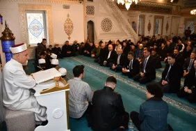 cekmekoyde-sehit-ogretmen-fatma-nur-celikin-ruhu-icin-kuran-tilaveti-ve-hatim-duasi-programi-gerceklesti-1773231588