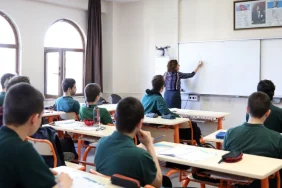 ders-zili-yeniden-caldi-18-milyon-ogrenci-ders-basi-yapti-b95e95cc-e843-4a2b-838c-99436c6b67cd