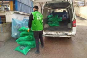 ihh-turkiyede-4-bin-cocuga-bot-ve-mont-dagitti-1774353389