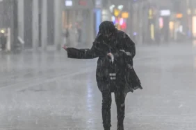 meteorolojiden-39-il-icin-kuvvetli-yagis-ve-firtina-uyarisi-1771312889