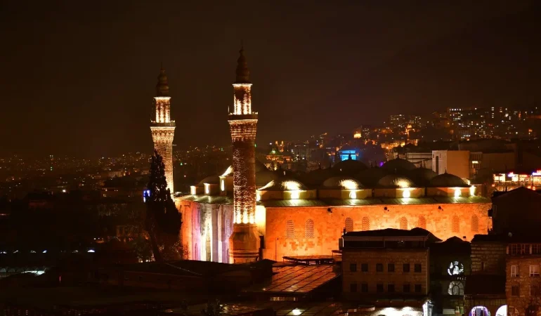 ulu-camii-ramazan-teravihlerine-hazir-1772110821
