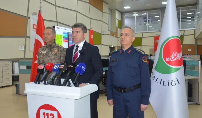 vali-bakan-huzurlu-bayram-icin-tum-tedbirler-alindi-1773918019