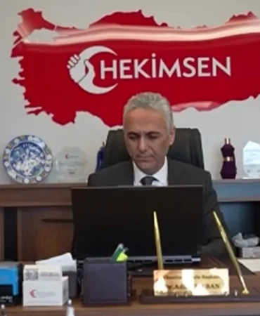 aile-hekimliginde-ipler-geriliyor-yonetmelik-ve-maas-kesintisi-tepkisi-KB1sVFgi