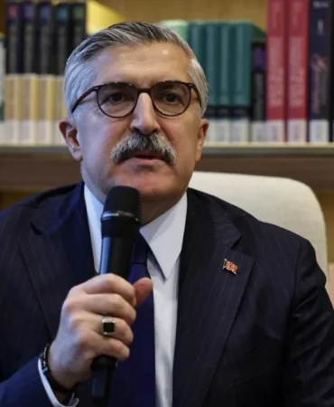 ala-ak-parti-siyasetin-paradigmasini-degistirdi-EclJp66s