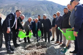artvinde-450-zeytin-fidani-toprakla-bulustu-0b5d804e-81da-4497-9513-83f1d1f7daf9