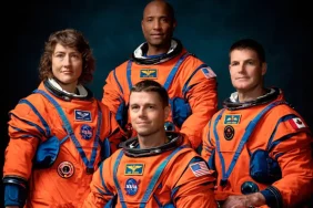 ay-yolculugunda-astronotlar-ne-yiyecek-1de3cf28-74ed-4937-ae34-c1a8b85bb3a0