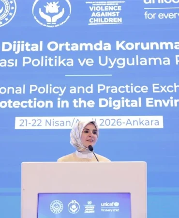 bakan-goktas-cocuklarin-dijital-ortamda-korunmasi-toplantisinda-iOuPfOG9