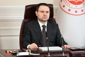 bakan-gurlek-yapay-zeka-hukuki-savunmanin-yerine-gecemez-pGy6N67W