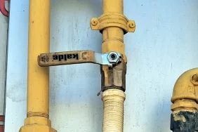 beypazari-halki-tedirgin-gaz-kokusu-suruyor-O6KZ0xsS