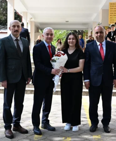 dunya-sampiyonlugu-sizlere-cok-yakisti-TX3uEuQu