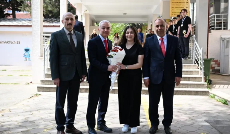 dunya-sampiyonlugu-sizlere-cok-yakisti-TX3uEuQu