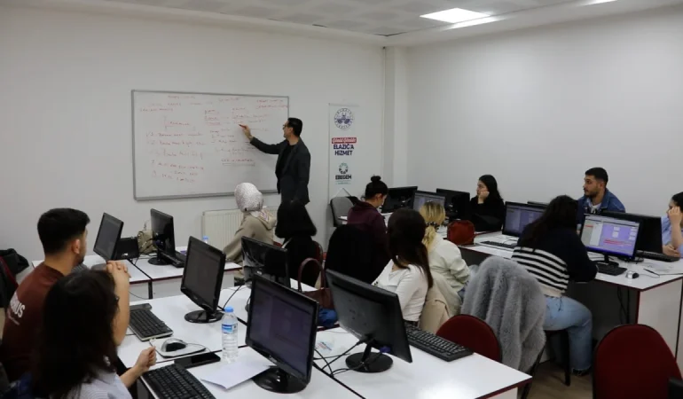elazig-belediyesinden-ucretsiz-bilgisayarli-muhasebe-kursuna-yogun-ilgi-9f31cb6b-29f7-4610-991d-7433bec4aa6a