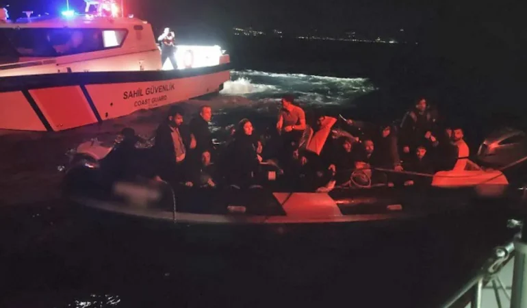 izmir-aciklarinda-2si-cocuk-24-duzensiz-gocmen-yakalandi-jhwmjCSN