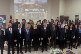 karsta-anlamli-program-gastronomi-ve-turizm-ayni-sofrada-bulustu-8CKwl1NS