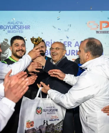 malatyada-birimler-arasi-futbol-turnuvasi-tamamlandi-ookWOsQb