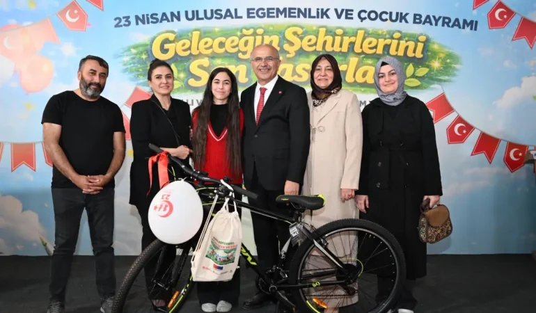 malatyada-eserler-sergilendi-oduller-sahiplerini-buldu-NSfbjL2L