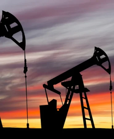 petrolde-kritik-sicrama-gorusmeler-tikandi-fiyatlar-yukseldi-OTjXZzgn