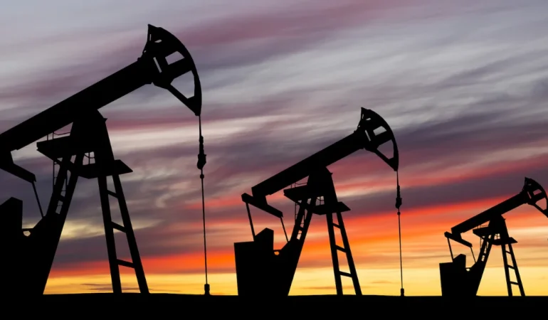 petrolde-kritik-sicrama-gorusmeler-tikandi-fiyatlar-yukseldi-OTjXZzgn