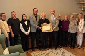 prof-dr-hamzaogluna-vefa-berati-takdim-edildi-sbgtElrM