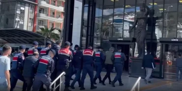 receteli-uyusturucu-agina-buyuk-darbe-425-bin-hap-ele-gecirildi-1cbQqlby