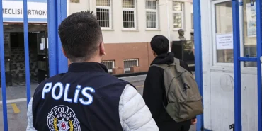 turkiye-genelinde-okullarda-guvenlik-tedbirleri-artirildi-CYDIWP2S