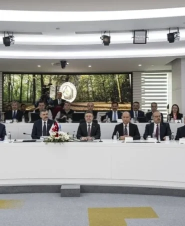 valiler-ankarada-yangin-gundemiyle-toplandi-jyIfXexX