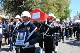 zincirleme-kazada-sehit-olan-polis-son-yolculuguna-ugurlandi-ZvEGg2Ej